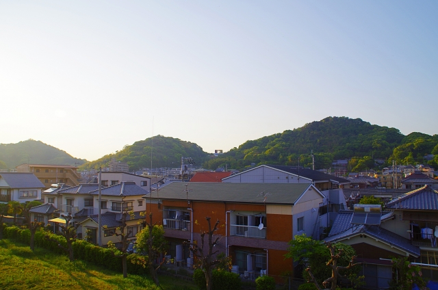 郊外　一戸建て